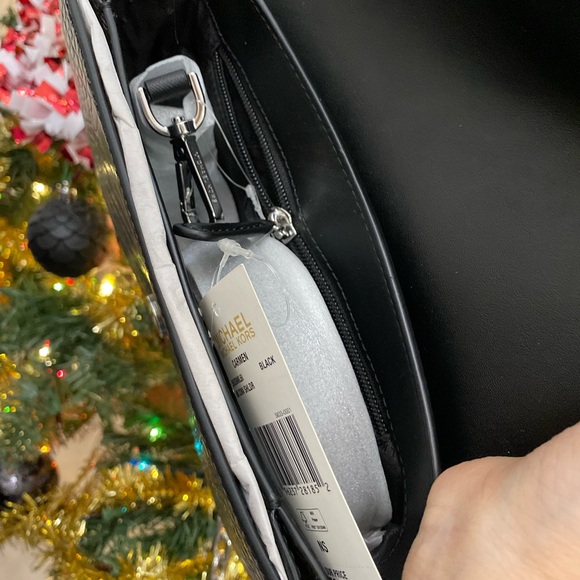 Michael Kors Carmen Medium Crocodile Embossed Convertible Shoulder Bag - Picture 5 of 9